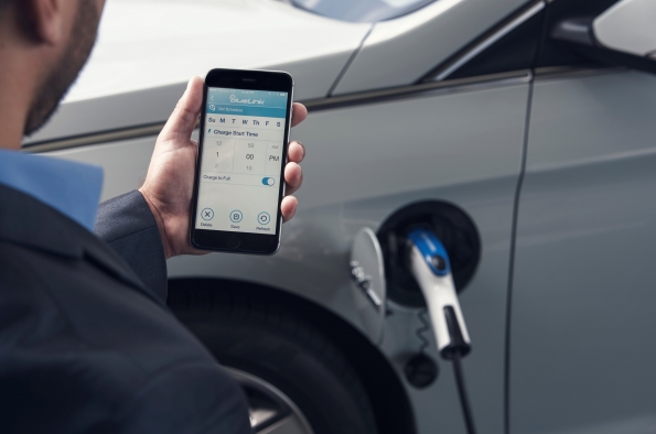 HYUNDAI LAUNCHES BLUE LINK APP FOR APPLE WATCH