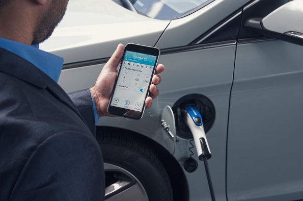 HYUNDAI LAUNCHES BLUE LINK APP FOR APPLE WATCH